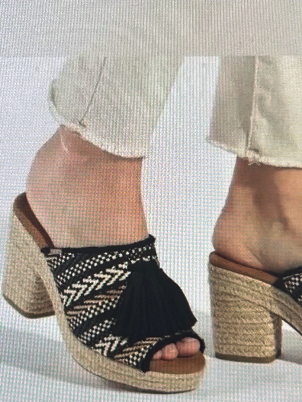 Toms SZ 11 Junie Black and Cream Woven Espadrille Tassel Mule Coho Festival 70s